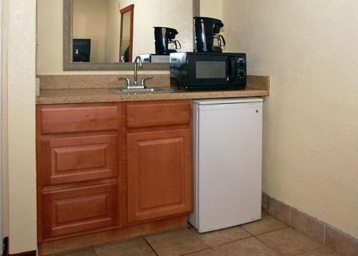 Days Inn & Suites By Wyndham היקורי מראה חיצוני תמונה